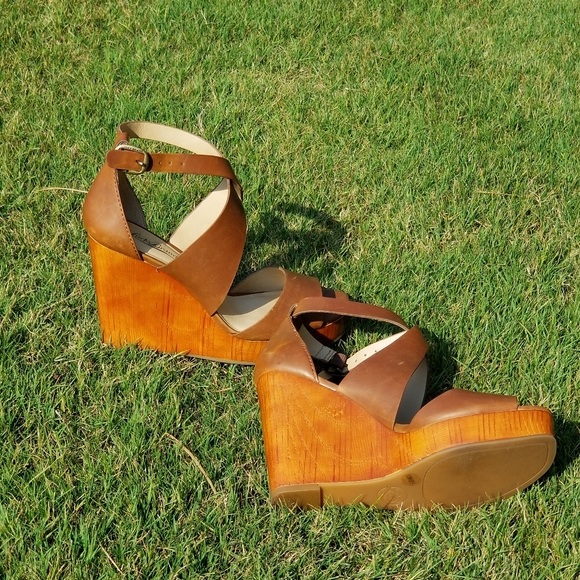 Lucky Brand Wedges - Picture 9 of 10